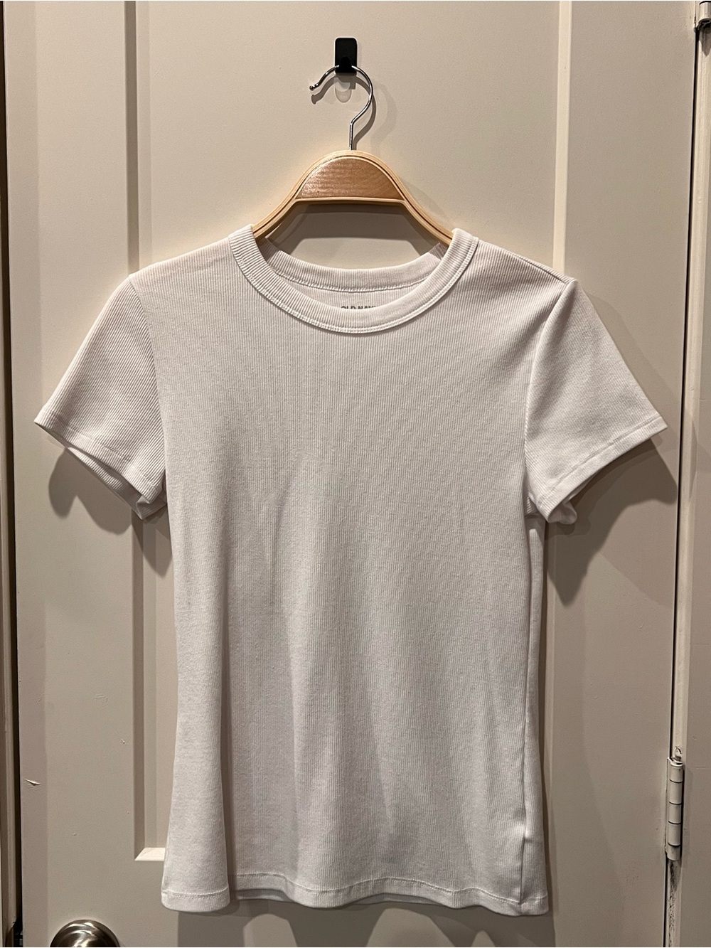 Old Navy White Short Sleeve Ribbed Crew Tee